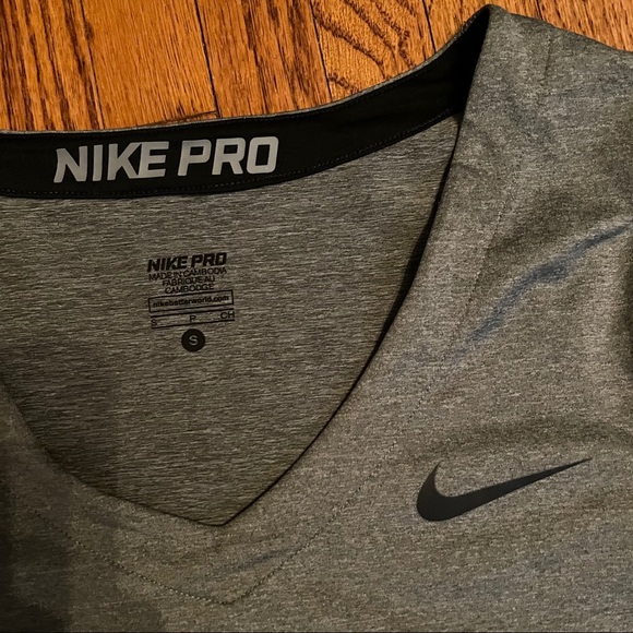 NIKE PRO - DRY FIT Shirt - Picture 3 of 3